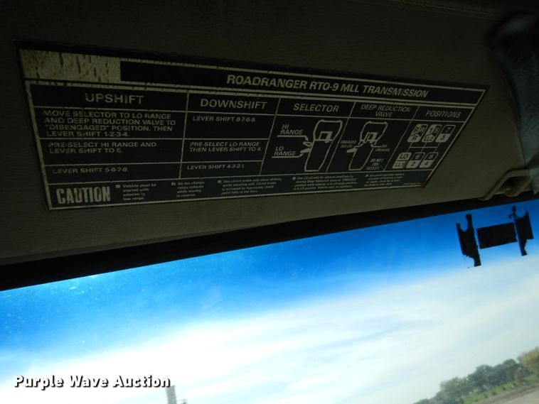 image for item EC9035 2004 Sterling L-Line ready mix truck