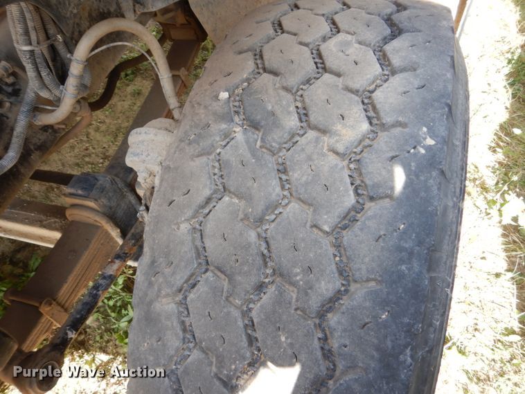 image for item EC9035 2004 Sterling L-Line ready mix truck