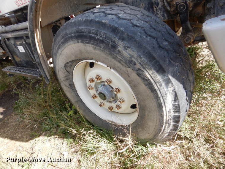 image for item EC9035 2004 Sterling L-Line ready mix truck