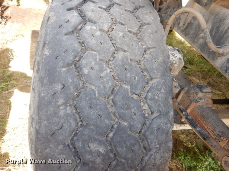 image for item EC9035 2004 Sterling L-Line ready mix truck