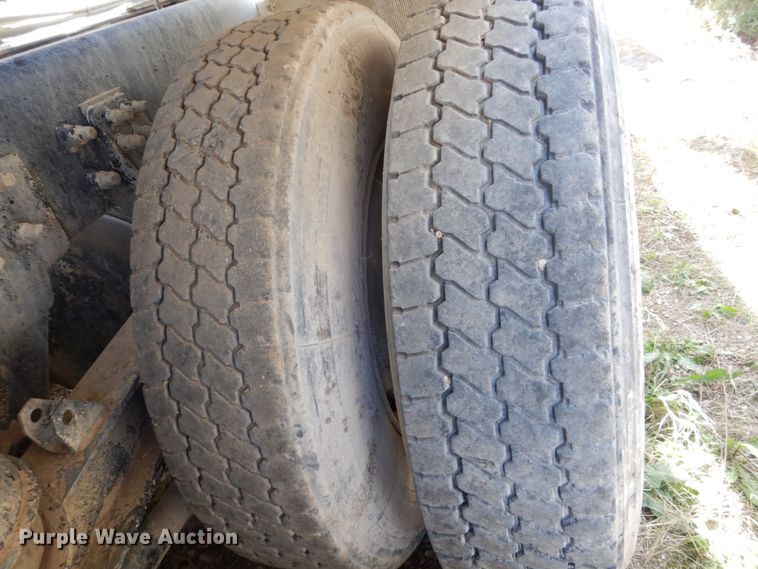 image for item EC9035 2004 Sterling L-Line ready mix truck