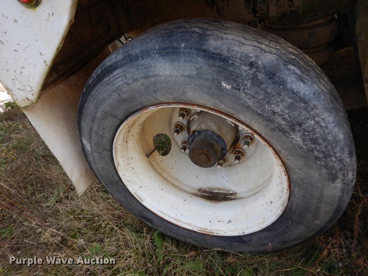 image for item EC9035 2004 Sterling L-Line ready mix truck