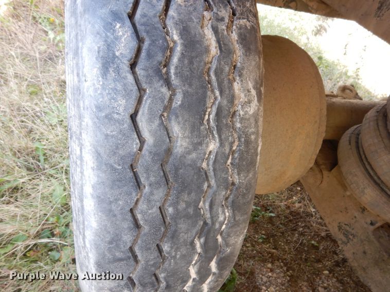 image for item EC9035 2004 Sterling L-Line ready mix truck