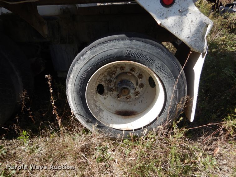 image for item EC9035 2004 Sterling L-Line ready mix truck