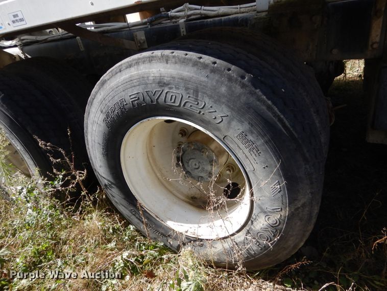 image for item EC9035 2004 Sterling L-Line ready mix truck