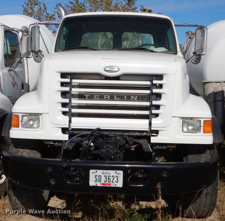 image for item EC9036 2002 Sterling L-Line ready mix truck