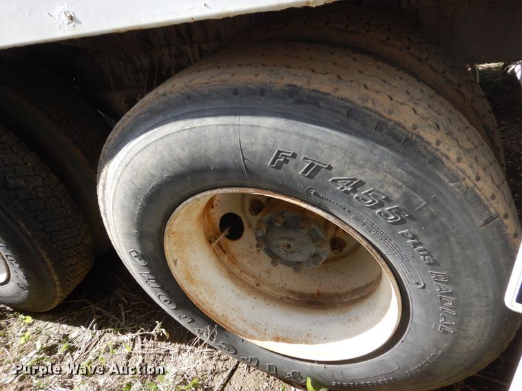 image for item EC9036 2002 Sterling L-Line ready mix truck