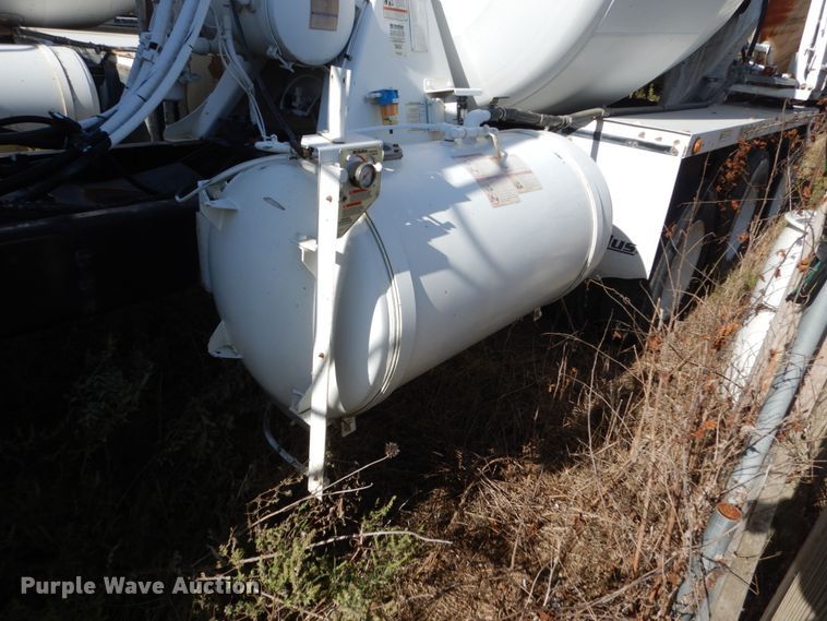 image for item EC9037 2004 Sterling L-Line ready mix truck