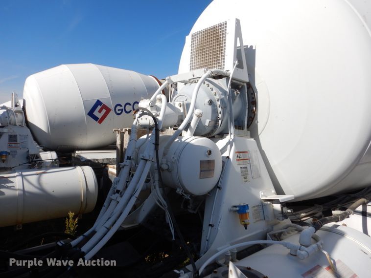 image for item EC9037 2004 Sterling L-Line ready mix truck