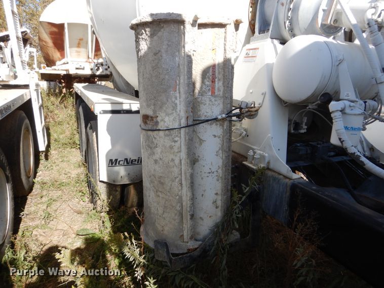 image for item EC9037 2004 Sterling L-Line ready mix truck