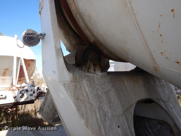 image for item EC9037 2004 Sterling L-Line ready mix truck