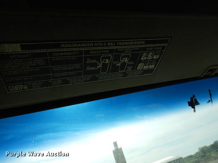 image for item EC9037 2004 Sterling L-Line ready mix truck