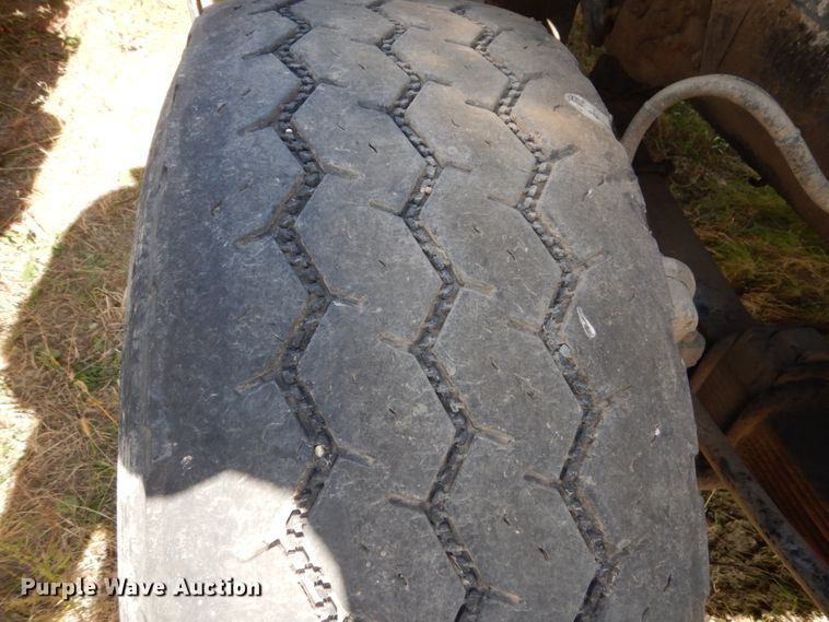 image for item EC9037 2004 Sterling L-Line ready mix truck