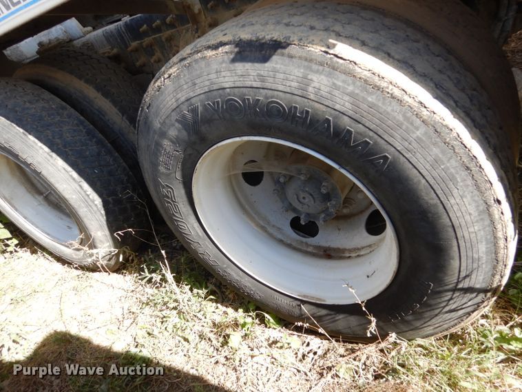 image for item EC9037 2004 Sterling L-Line ready mix truck