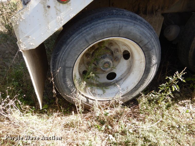 image for item EC9037 2004 Sterling L-Line ready mix truck
