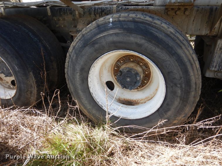 image for item EC9037 2004 Sterling L-Line ready mix truck