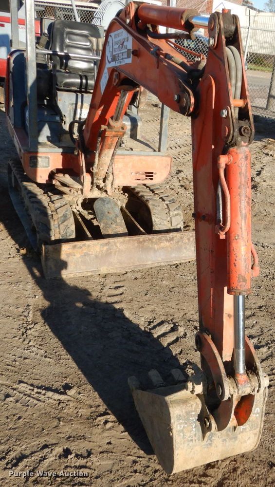 image for item EC9070 Thomas PT15 mini excavator