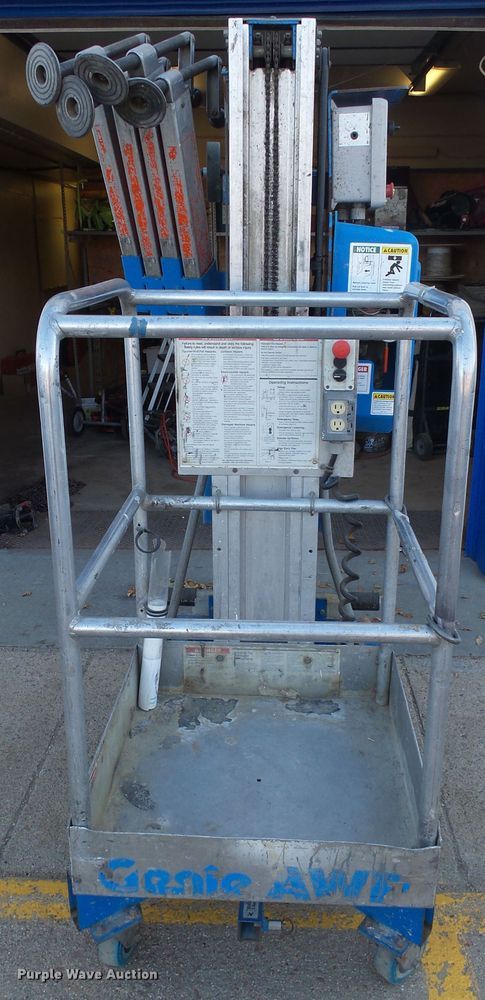 image for item EF9562 Genie AWP24 vertical lift