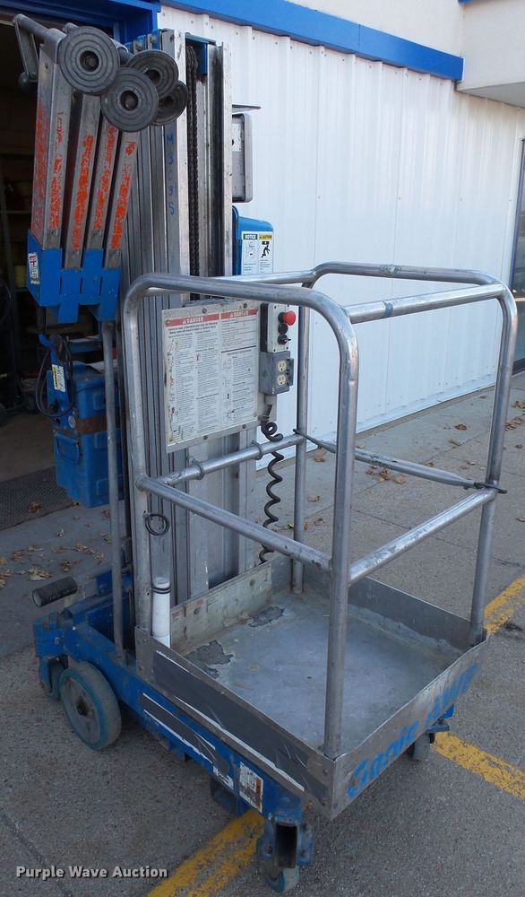 image for item EF9562 Genie AWP24 vertical lift