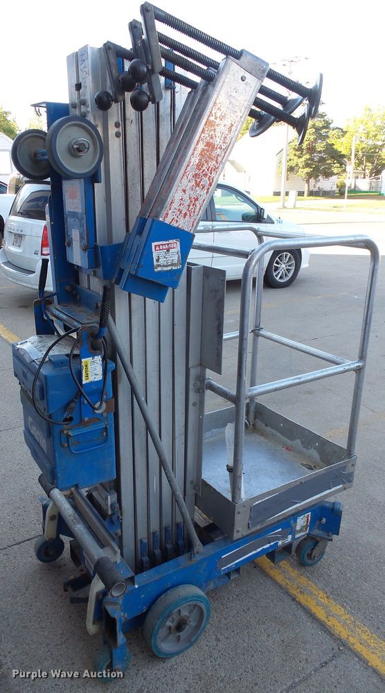 image for item EF9562 Genie AWP24 vertical lift
