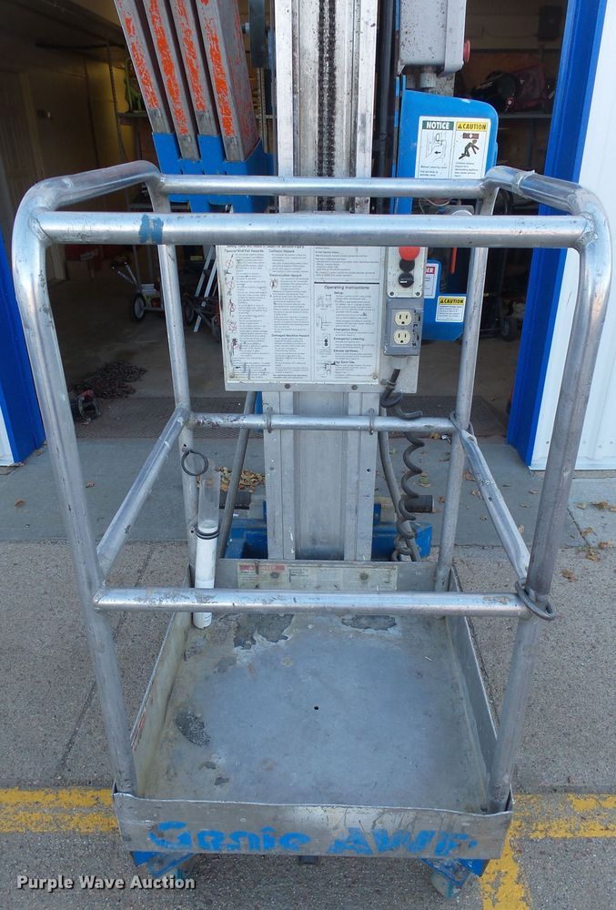 image for item EF9562 Genie AWP24 vertical lift