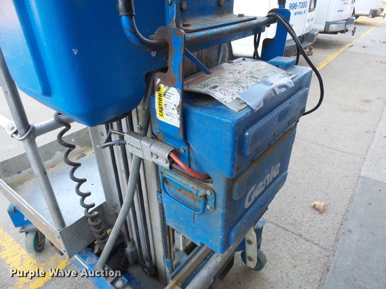 image for item EF9562 Genie AWP24 vertical lift