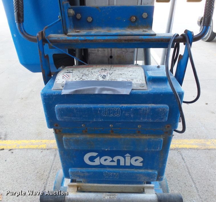 image for item EF9562 Genie AWP24 vertical lift