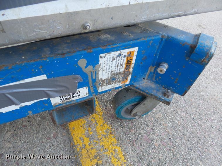 image for item EF9562 Genie AWP24 vertical lift