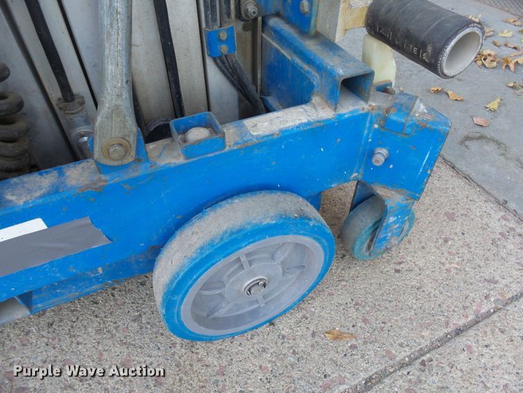 image for item EF9562 Genie AWP24 vertical lift