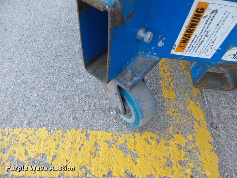 image for item EF9562 Genie AWP24 vertical lift