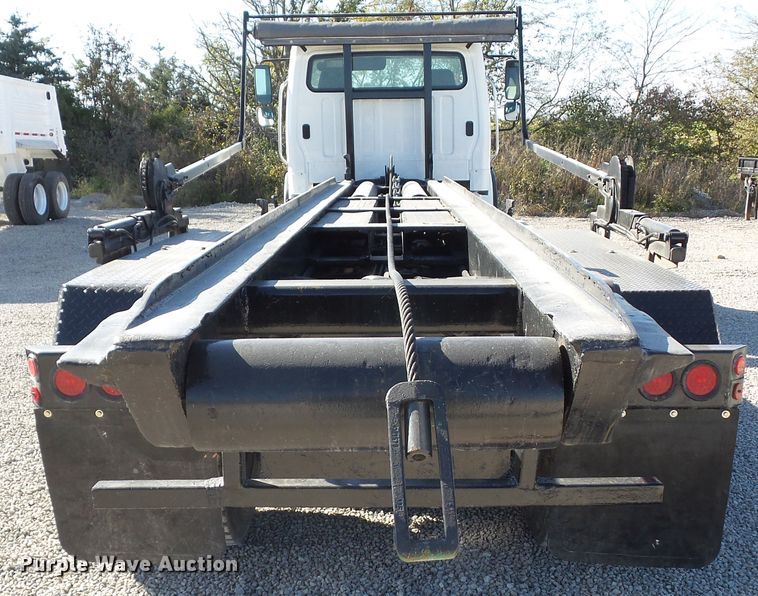 image for item EM9230 2007 Freightliner Business Class M2 roll-off container truck