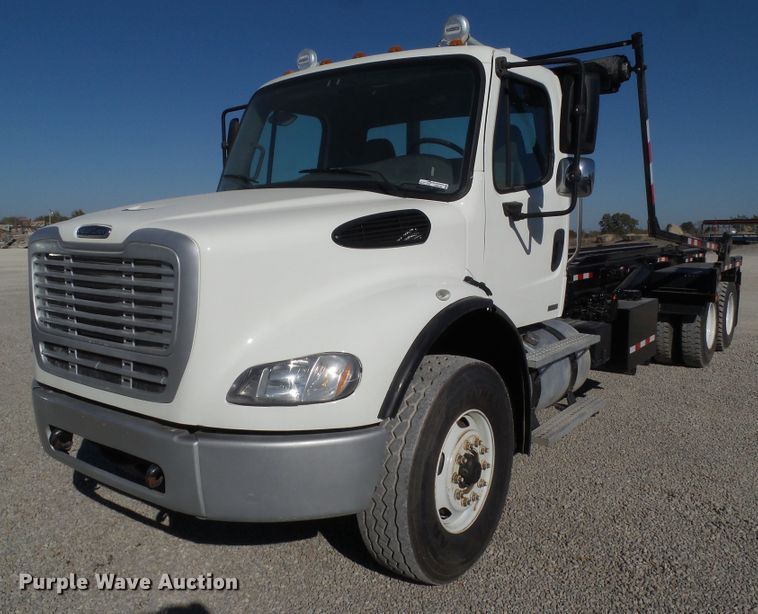 image for item EM9230 2007 Freightliner Business Class M2 roll-off container truck