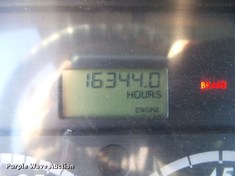 image for item EM9230 2007 Freightliner Business Class M2 roll-off container truck