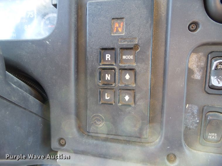 image for item EM9230 2007 Freightliner Business Class M2 roll-off container truck