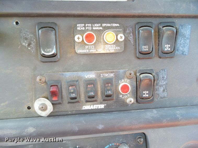 image for item EM9230 2007 Freightliner Business Class M2 roll-off container truck