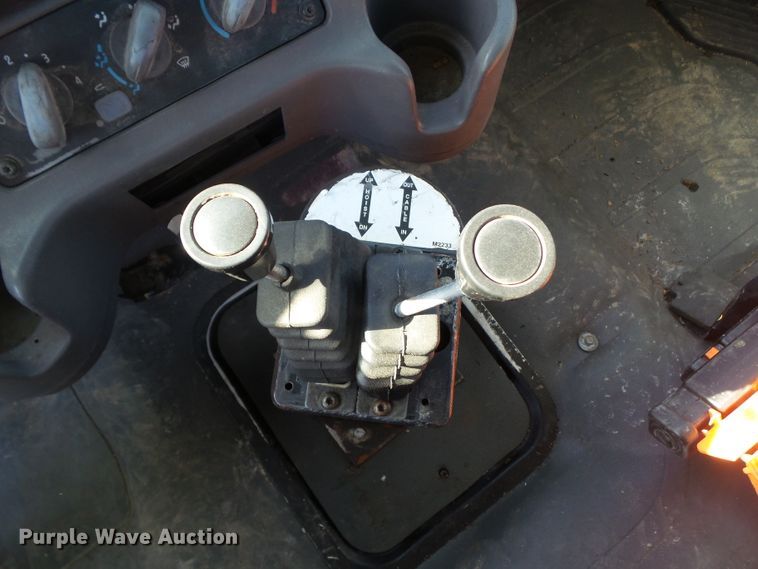 image for item EM9230 2007 Freightliner Business Class M2 roll-off container truck