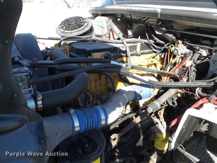 image for item EM9230 2007 Freightliner Business Class M2 roll-off container truck