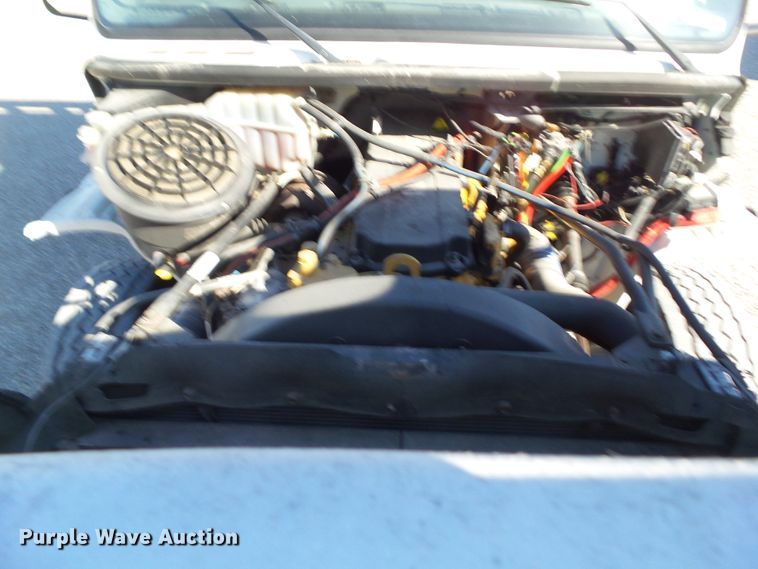 image for item EM9230 2007 Freightliner Business Class M2 roll-off container truck