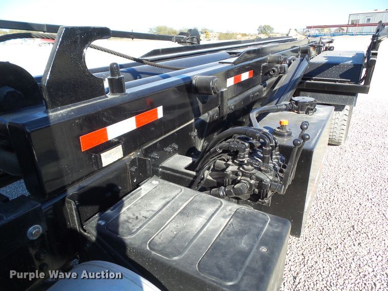 image for item EM9230 2007 Freightliner Business Class M2 roll-off container truck