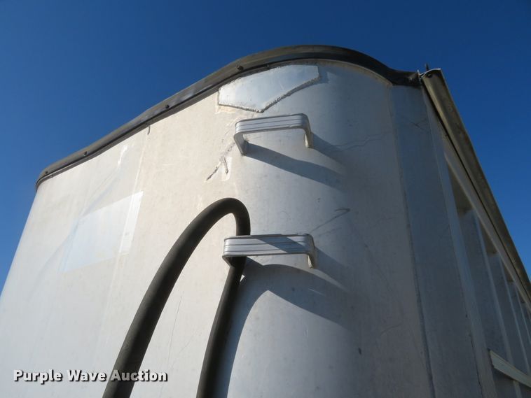 image for item EQ9308 1985 CMC end dump trailer