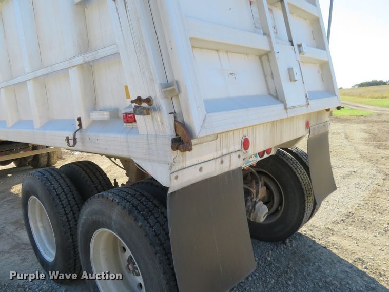 image for item EQ9308 1985 CMC end dump trailer
