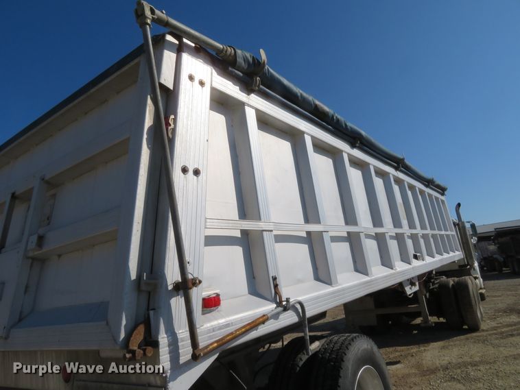 image for item EQ9308 1985 CMC end dump trailer