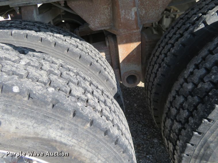 image for item EQ9308 1985 CMC end dump trailer