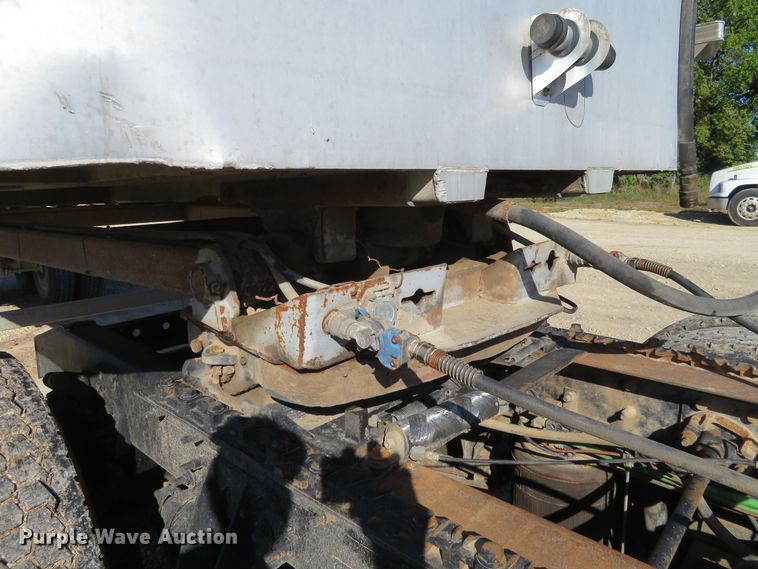 image for item EQ9308 1985 CMC end dump trailer