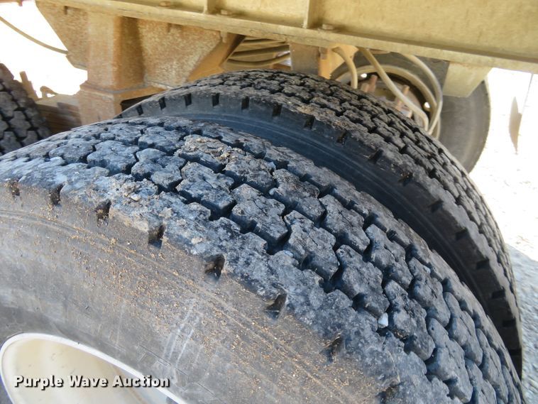 image for item EQ9308 1985 CMC end dump trailer