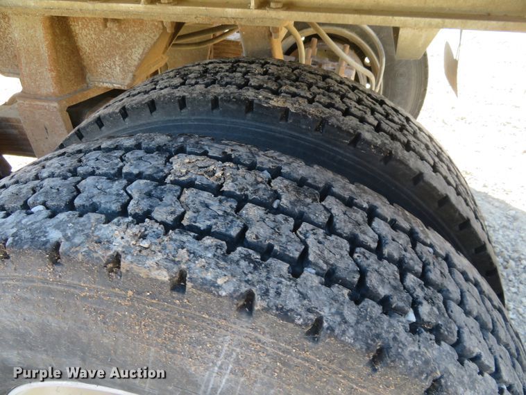 image for item EQ9308 1985 CMC end dump trailer