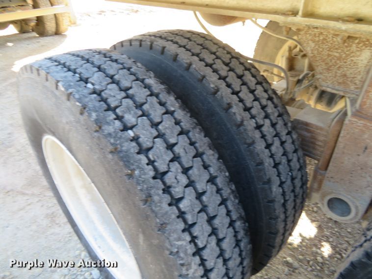 image for item EQ9308 1985 CMC end dump trailer