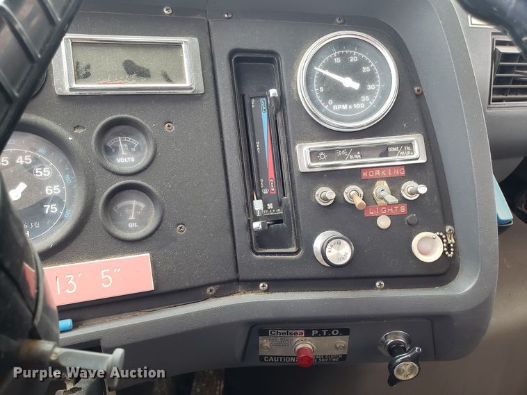 image for item ET9935 1990 Ford L8000 crane truck