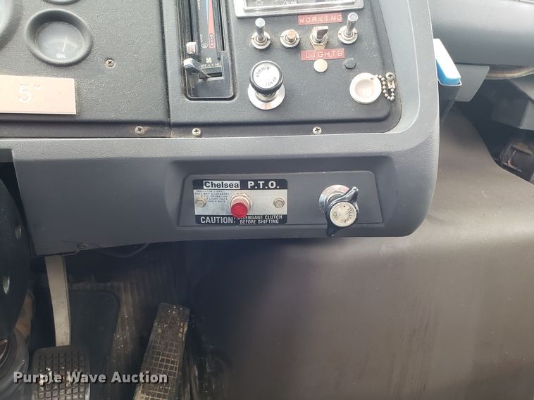 image for item ET9935 1990 Ford L8000 crane truck