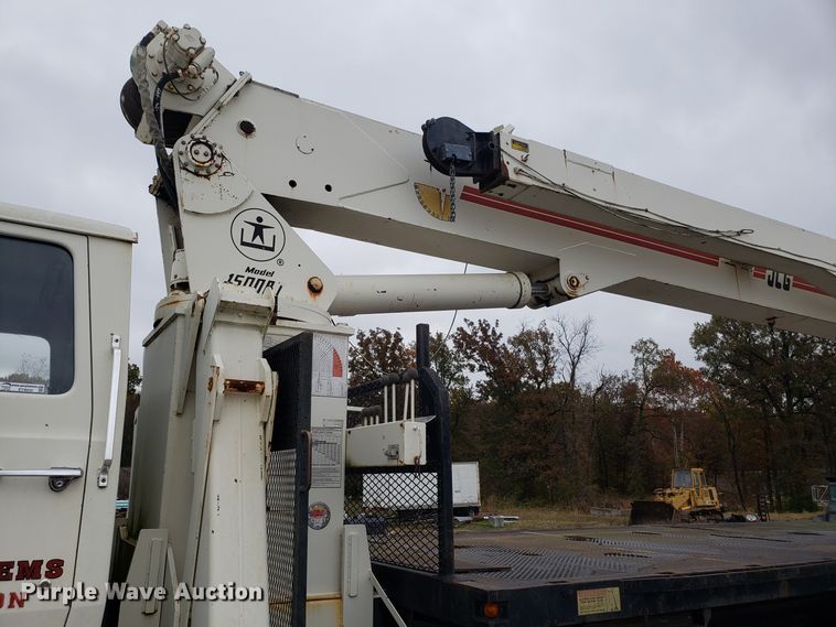 image for item ET9935 1990 Ford L8000 crane truck